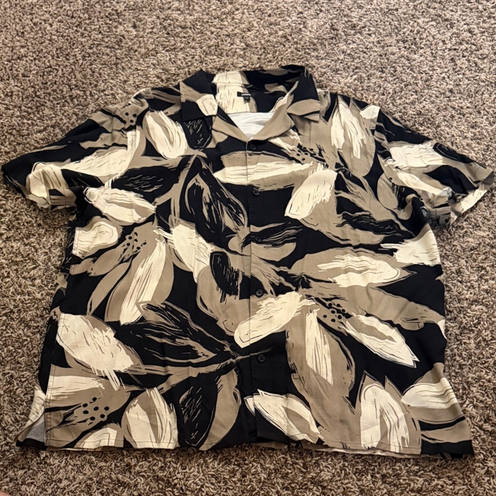 Express Black and Tan Leaf Print Shirt - Picture 1 of 2